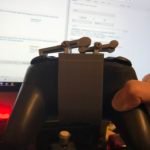 Nintendo-Switch-Pro-Controller-Mod-Pic-2-150x150 Nintendo-Switch-Pro-Controller-Mod-Pic-2-150x150 Acessório permite usar todos os botões superiores do pro controller do Nintendo Switch com apenas uma mão